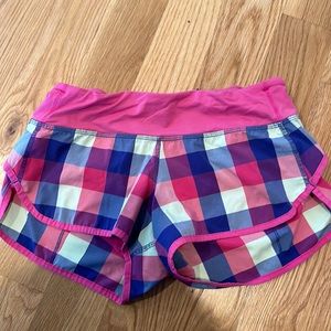 lululemon speed short size 4 multicolor pattern.